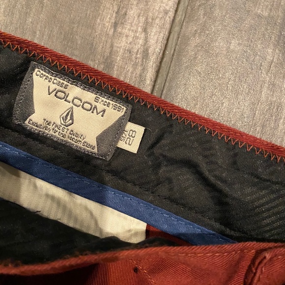 Volcom Men Shorts - Picture 3 of 3